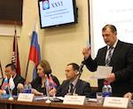 Андрей Ищенко остался руководителем профсоюзов