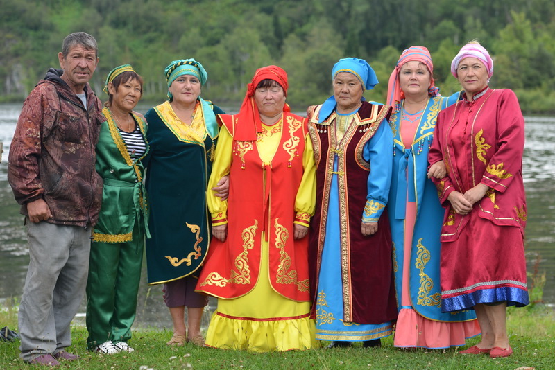 Алтайский коренной народ. Кумандинцы Алтая национальный костюм. Тубалары - коренной народ Алтая. Коренные народы Алтая челканцы. Малочисленные народы - кумандинцы в Республике Алтай.