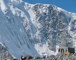 Туристы устроили пожар на Томских стоянках около Белухи