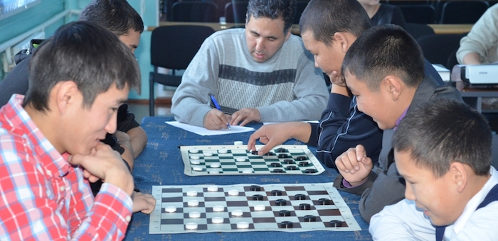 В Горно-Алтайске прошел турнир по шашкам памяти Юрия Антарадонова
