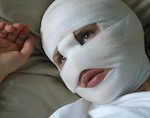 В Усть-Кане осудили мужчину, который изуродовал лицо девушке
