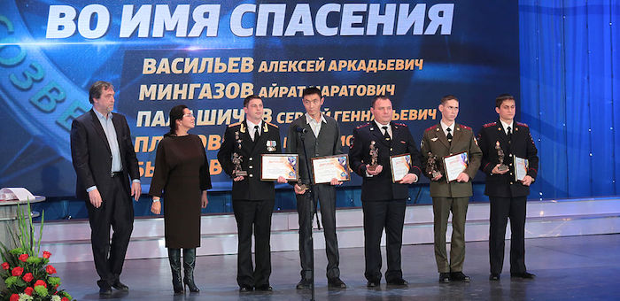 Горно-алтайский учитель, спасший людей на пожаре, стал победителем фестиваля «Созвездие мужества»
