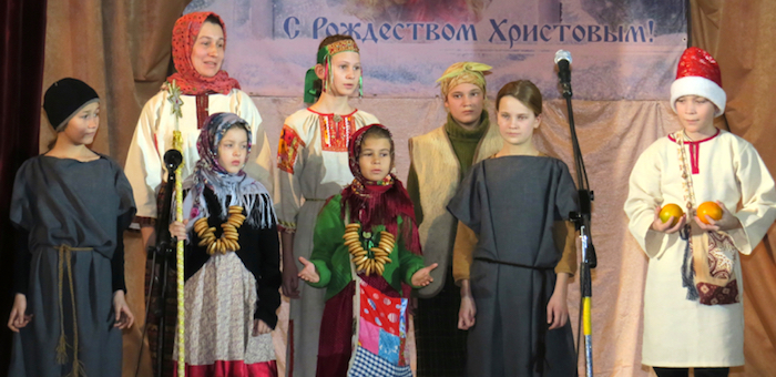 Восемь коллективов приняли участие в рождественском театральном фестивале