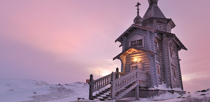 Патриарх Кирилл и епископ Каллистрат посетили в Антарктиде храм, построенный на Алтае