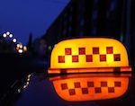 Житель Горно-Алтайска ограбил и избил таксиста, привезшего ему выпивку
