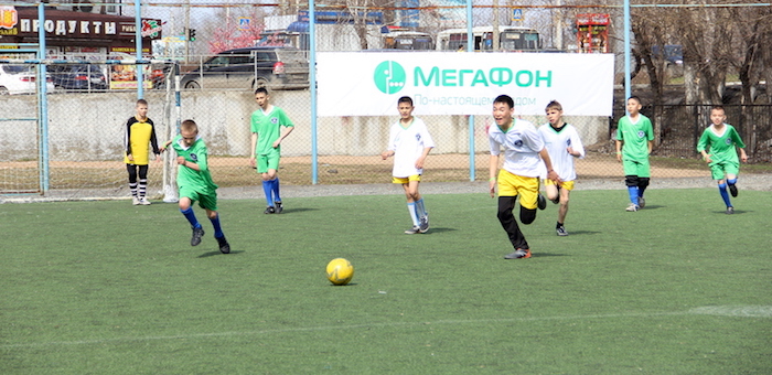 Юные футболисты из Горно-Алтайска вступили в борьбу за путевку в Лондон