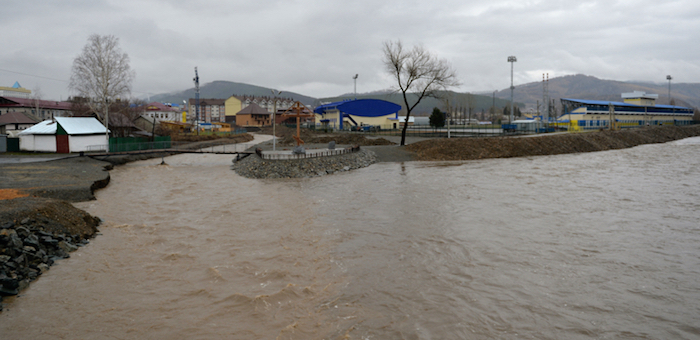Фотофакт: Из-за обильных осадков в реках начал подниматься уровень воды