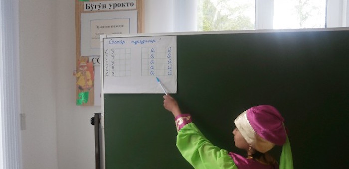 Дети из Аноса, где сгорела школа, временно будут учиться в Элекмонаре