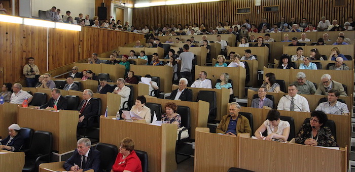 В Госсобрании прошла конференция, посвященная 260-летию вхождения алтайцев в состав России