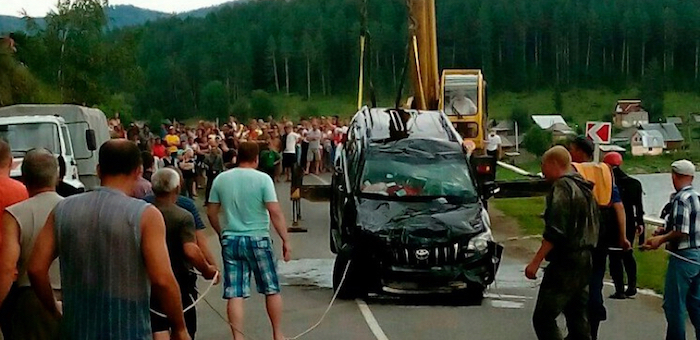 Со дна Бии подняли джип с двумя погибшими