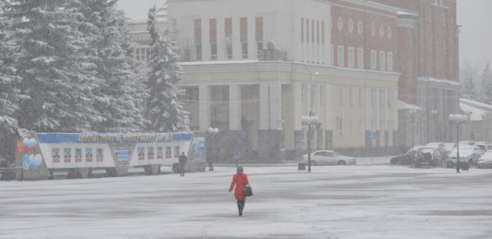 Сильный снегопад обрушился на Горно-Алтайск (фото)