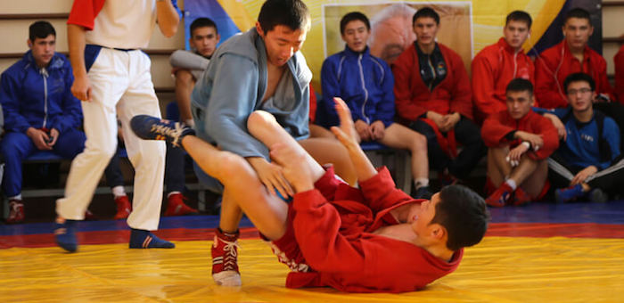 В Горно-Алтайске прошел турнир по самбо памяти Юрия Антарадонова
