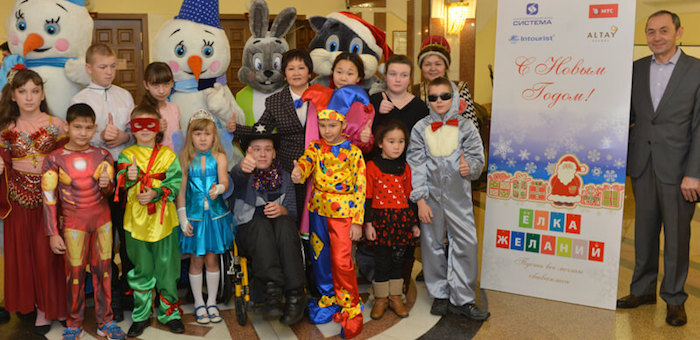 В Горно-Алтайске прошел благотворительный праздник для детей (фото)