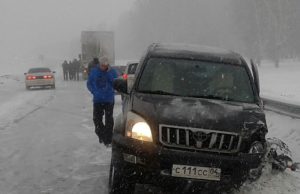 Человек, похожий на председателя Арбитражного суда, попал в ДТП (фото, видео)