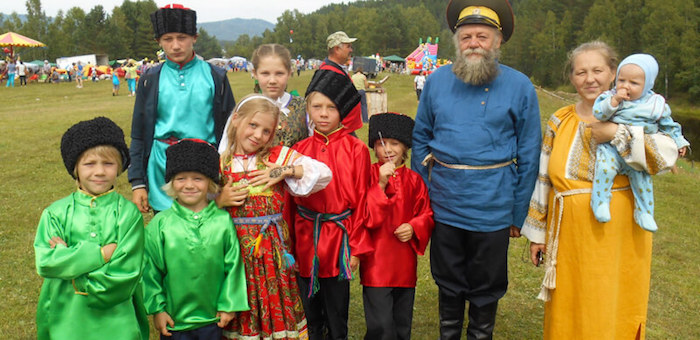 Ведется сбор средств для многодетной семьи погорельцев из Турочака