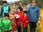 Многодетной семье погорельцев из Турочака собрали деньги на новый дом