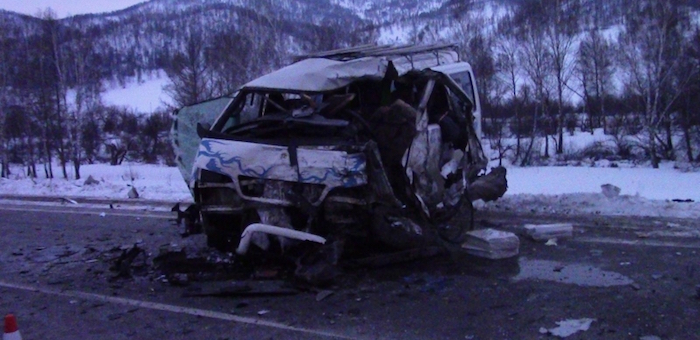 Лобовое столкновение корейских автомобилей: один человек погиб, четверо в больнице