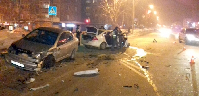 Фотофакт: 20-летний водитель устроил ДТП в районе автовокзала