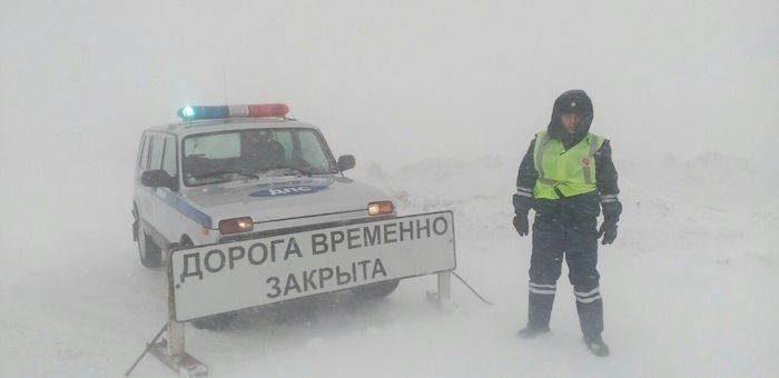 Трассу на Барнаул закрыли из-за метели
