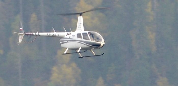 Поиски рухнувшего в Телецкое озеро вертолета продолжаются уже неделю
