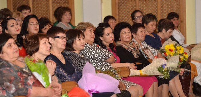 Торжественное собрание, посвященное 8 марта, прошло в Горно-Алтайске