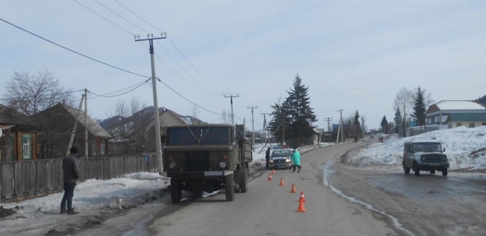 В Усть-Кане подросток попал под колеса иномарки