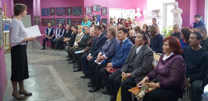 В Горно-Алтайске открылась выставка Амыра Укачина
