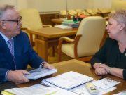 Бердников обсудил с министром образования России реконструкцию школы в Турочаке