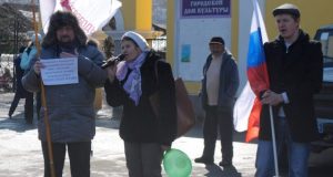 «Мы крякаем против коррупции»: в Горно-Алтайске состоялся митинг сторонников Навального