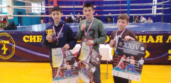 Горно-алтайские спортсмены успешно выступили на турнире по кикбоксингу в Барнауле