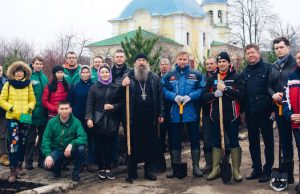 Саженцы алтайского кедра высадили в Москве