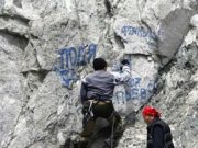 Достопримечательности Горного Алтая очистят от мусора и наскальных надписей