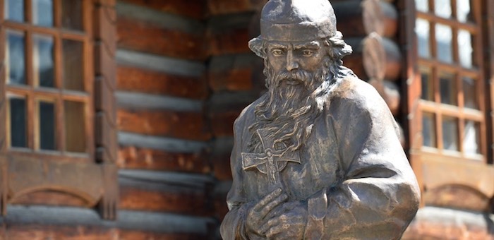 Памятник преподобному Макарию открыли в Горно-Алтайске (фото)