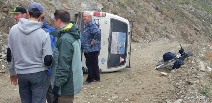 На Кату-Ярыке перевернулся автобус с туристами (фото, видео)