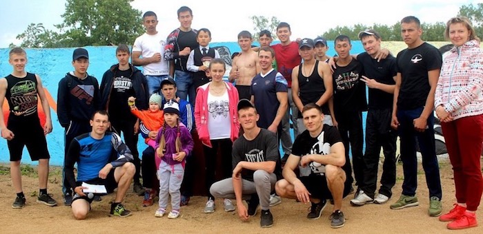 Соревнования по дворовой акробатике прошли в Горно-Алтайске