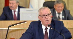 Бердников выступил в Госсобрании с отчетом о работе правительства