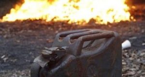 В Яконуре молодожен облил супругу бензином и поджег ее
