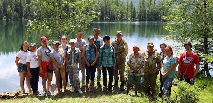 В Онгудайском районе прошла акция по очистке озера Ару Кем