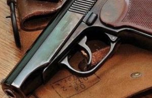 В Верх-Уймоне полицейский прострелил ноги пьяному дебоширу