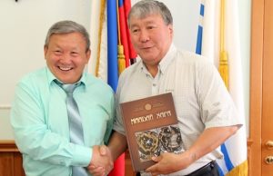 Алтайский эпос «Маадай-Кара» перевели на якутский язык