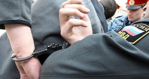 На свадьбе мужчина до смерти избил своего родственника