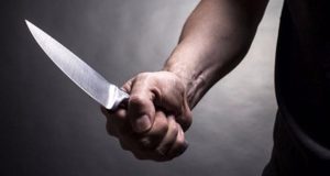 В Улагане мужчина на почве ревности зарезал гостя своей жены