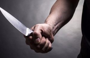 В Улагане мужчина на почве ревности зарезал гостя своей жены