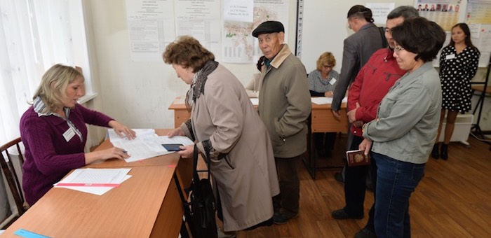 Как Горно-Алтайск выбирал новую власть. Фотозарисовки