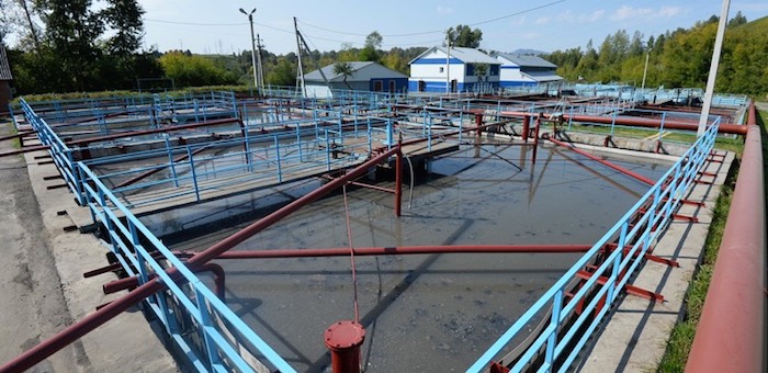 На очистных сооружениях построен цех механического обезвоживания осадков