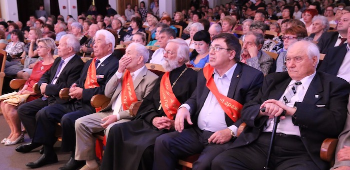 Свыше 50 выдающихся жителей Горно-Алтайска были награждены в День города