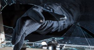 В Онгудае грабитель с арбалетом совершил нападение на автозаправочную станцию