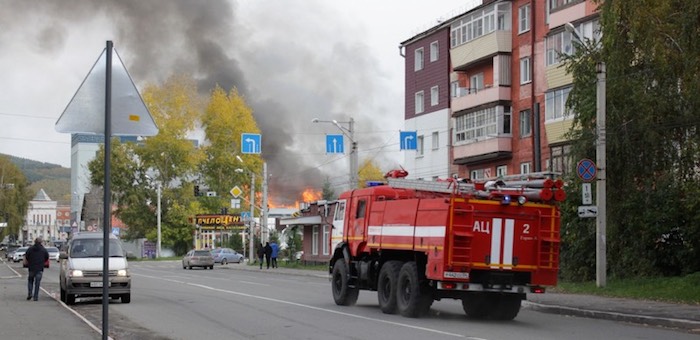 Пожар на автомойке в Горно-Алтайске. Подробности от МЧС