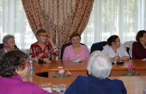 В «Университете серебряного возраста» пенсионеров научили не переплачивать за коммуналку