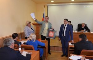 Как депутаты мэра Горно-Алтайска выбрали (фоторепортаж)